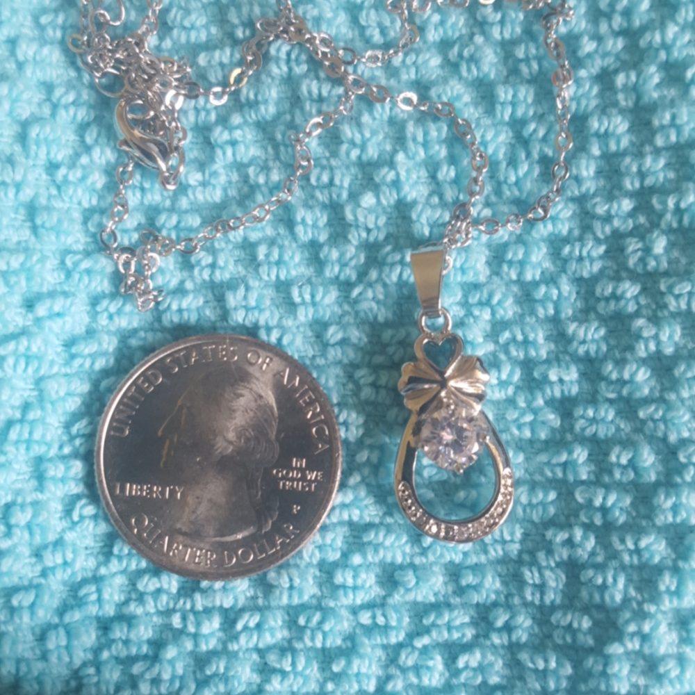 Crystal Stone w/ Bow Accent Expandable Necklace